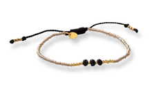 a-beautiful-story-decent-zwarte-onyx-goudkleurige-armband