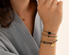 a-beautiful-story-eternal-zwarte-onyx-goudkleurige-armband