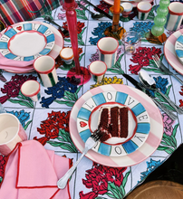 anna-nina-bord-striped-posy-dinner-plate