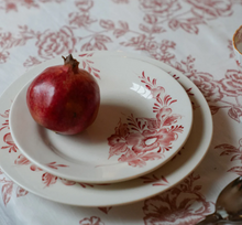 anna-nina-bord-whimsical-rose-breakfast-plate