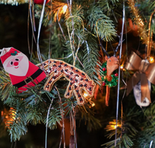 anna-nina-kerstbal-festive-leopard-ornament