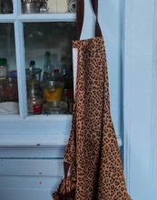 anna-nina-keuken-schort-leopard-apron