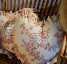 anna-nina-kussen-whimsical-rose-heart-cushion