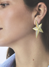 anna-nina-oorbel-single-interstellar-stud-gold-plated