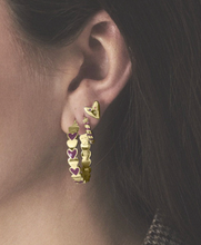 anna-nina-oorbel-single-magenta-twirl-hoop-earring-gold-plated