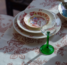 anna-nina-tafelkleed-bloemen-whimsical-rose-tablecloth