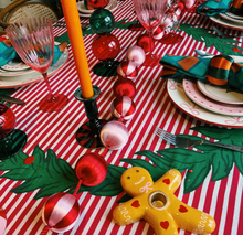 anna-nina-tafelkleed-christmas-wreath-tablecloth