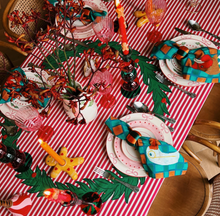 anna-nina-tafelkleed-christmas-wreath-tablecloth
