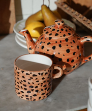 anna-nina-theepot-leopard-teapot
