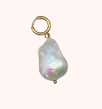 bonnie-studios-bedel-big-baroque-pearl-pendant