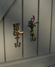 doing-goods-haak-ivy-hook