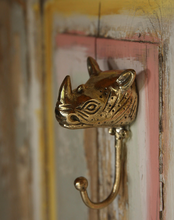 doing-goods-haak-roger-rhino-neushoorn-haak