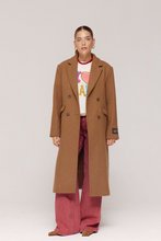 harper-yve-jas-bruin-mantel-hazel-aw25n223