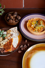 hk-living-bord-70s-ceramics-dinner-plates-bedrock-set-of-2