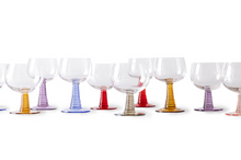 hkliving-wijnglas-blauw-swirl-wine-glass-low-blue