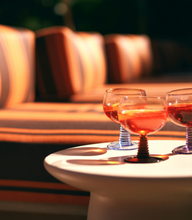 hkliving-wijnglas-blauw-swirl-wine-glass-low-blue