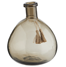 madam-stoltz-glazen-vaas-met-kwastjes-bruin-26-cm