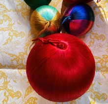 anna-nina-big-corded-red-ornament-kerstbal