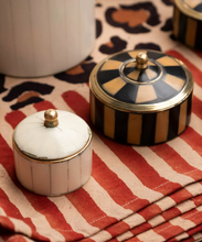 doing-goods-doosje-chelsey-circus-zwart-wit