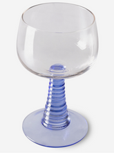 hk-living-wijnglas-swirl-wine-glass-blue-high