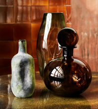 madam-stoltz-karaf-bruin-glas-glass-bottle-w-lid