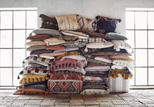 madam-stoltz-kussen-hoes-handwoven-cushion-cover-with-embroidery