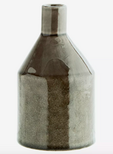 madam-stoltz-vaas-stoneware-vase-groen-green