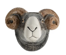 quail-ceramics-ram-vaas-swaledale-wandvaas