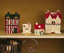 Anna+Nina LED Santa’s Glow Cabin