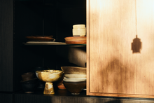 HKliving Schaal marbled bowl on base ochre