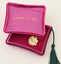 anna-nina-bedel-memorable-love-charm