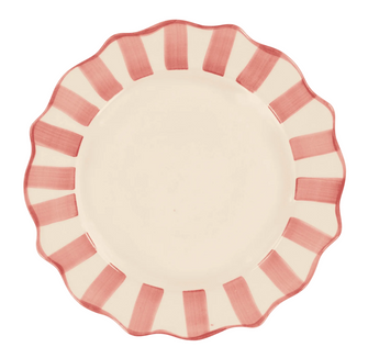 anna-nina-bord-pink-scalloped-dinner-plate