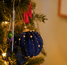 anna-nina-kerstbal-holy-blue-berry-ornament