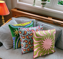 anna-nina-kussen-embroidered-paisley-cushion