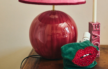 anna-nina-make-up-tas-mond-beaded-pout-wash-bag