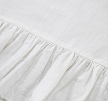 anna-nina-tafelkleed-holiday-ruffle-tablecloth-anna