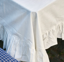 anna-nina-tafelkleed-holiday-ruffle-tablecloth-anna