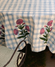 doing-goods-iris-tafelkleed-blauw