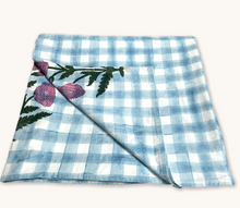 doing-goods-iris-tafelkleed-blauw