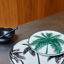 hk-living-bord-bold-basic-ceramics-porcelain-side-plate-palms-green