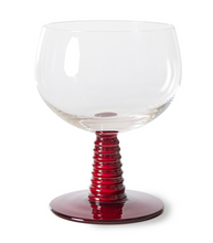 hk-living-wijnglas-rood-swirl-wine-glass-low-red