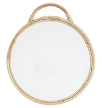madam-stoltz-ronde-spiegel-met-bamboe