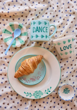 rice-schoteltje-keramiek-taartbordje-zacht-groen-hand-painted-flower-vine