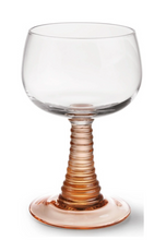hk-living-wijnglas-roze-swirl-wine-glass