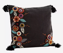 madam-stoltz-kussen-hoes-handwoven-cushion-cover-with-embroidery